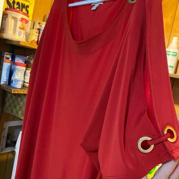 Red dress - Picture 2 of 3